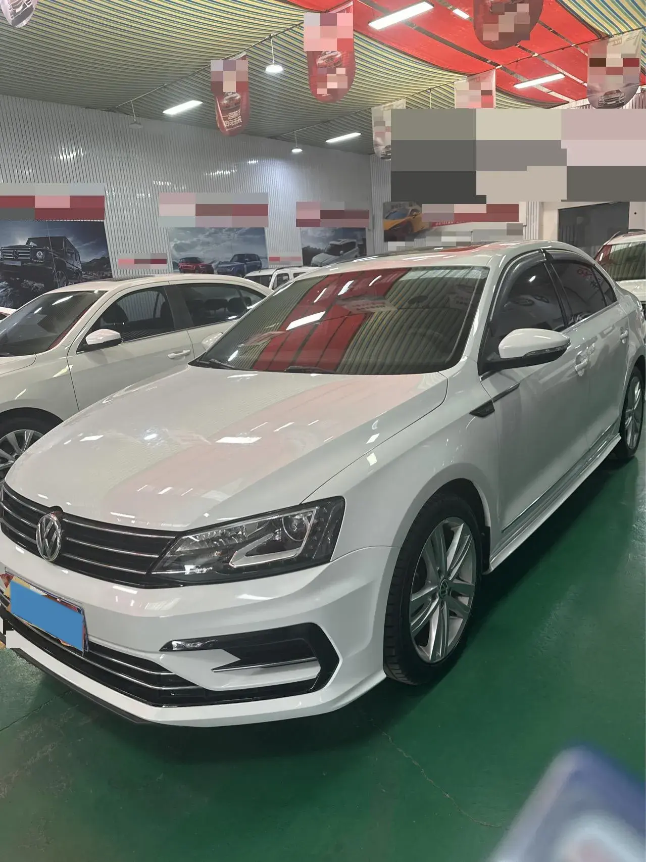 2018 VOLKSWAGEN SAGITAR view 1
