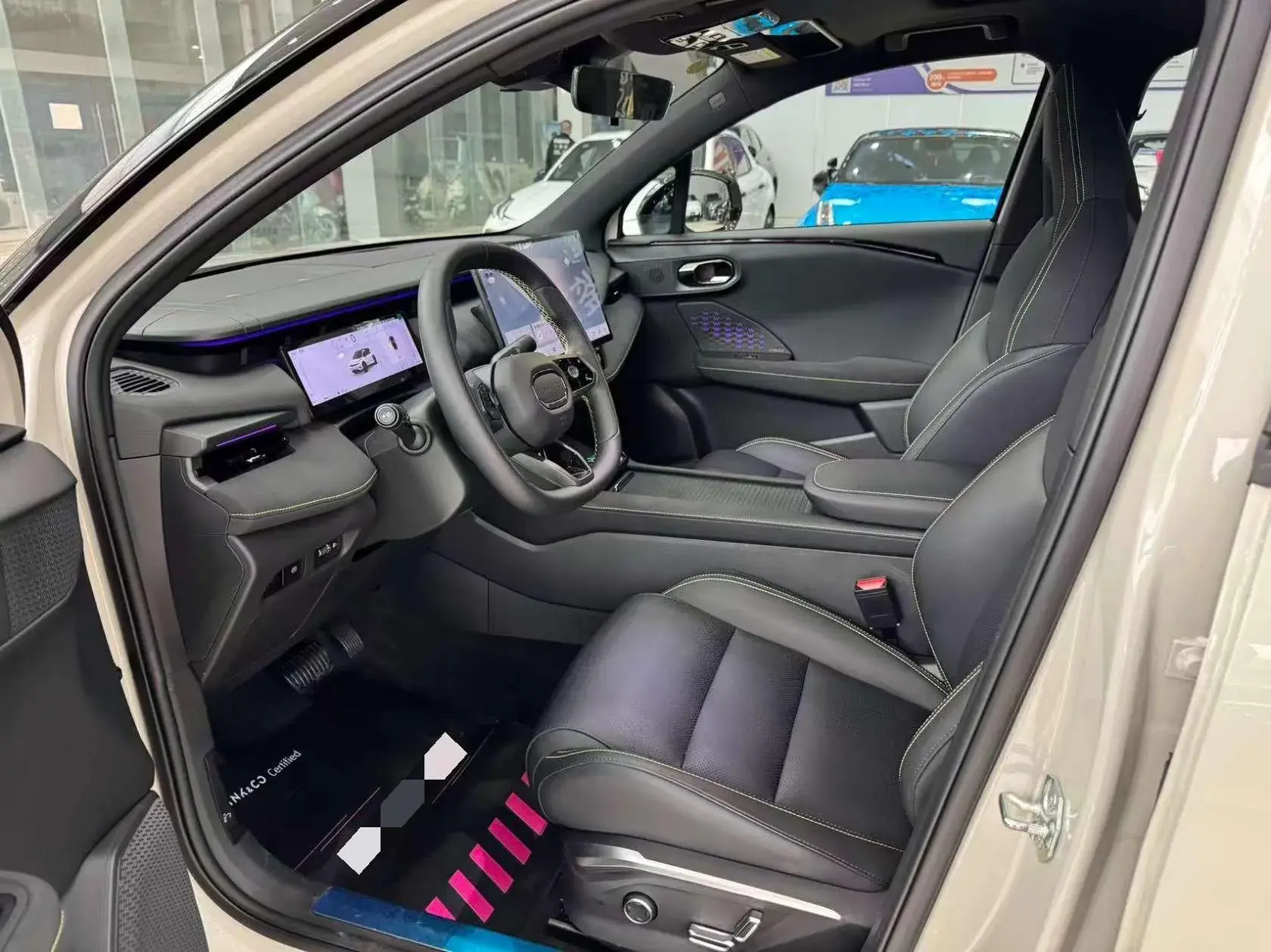 2025 LYNK&CO 06 thumbnail 4