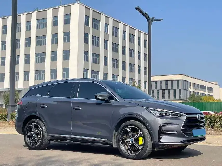 2021 BYD TANG thumbnail 3