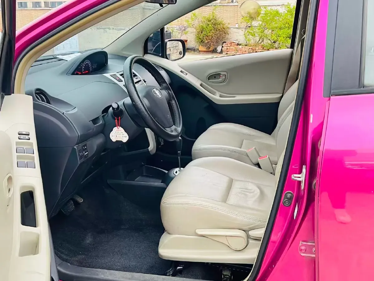 2011 Toyota Yaris 1.6L 118HP L4 4AT,autocango,china used car exporter,china ev exporter,chinese used car exporter,chinese used ev exporter