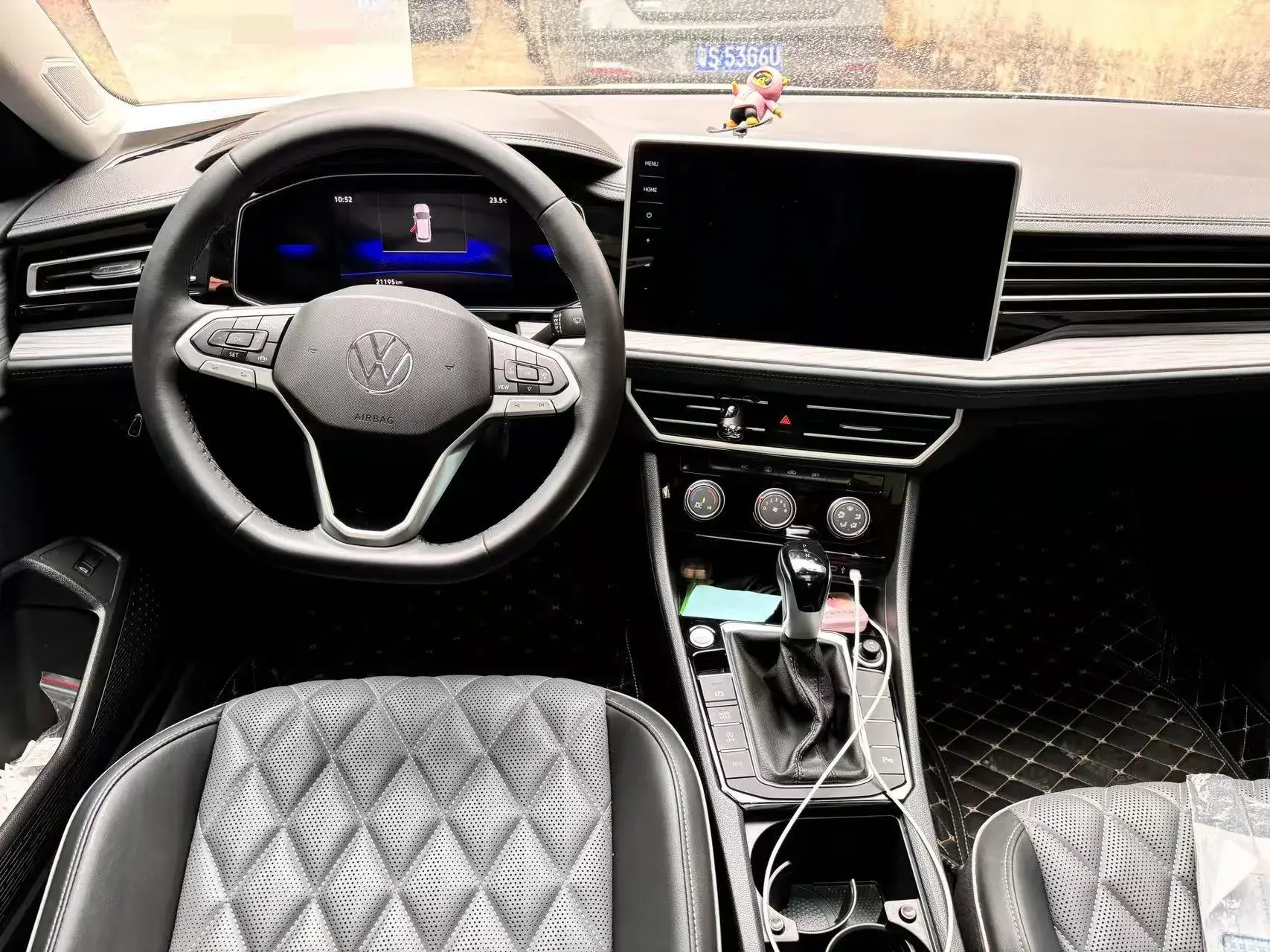 2023 VOLKSWAGEN SAGITAR thumbnail 2