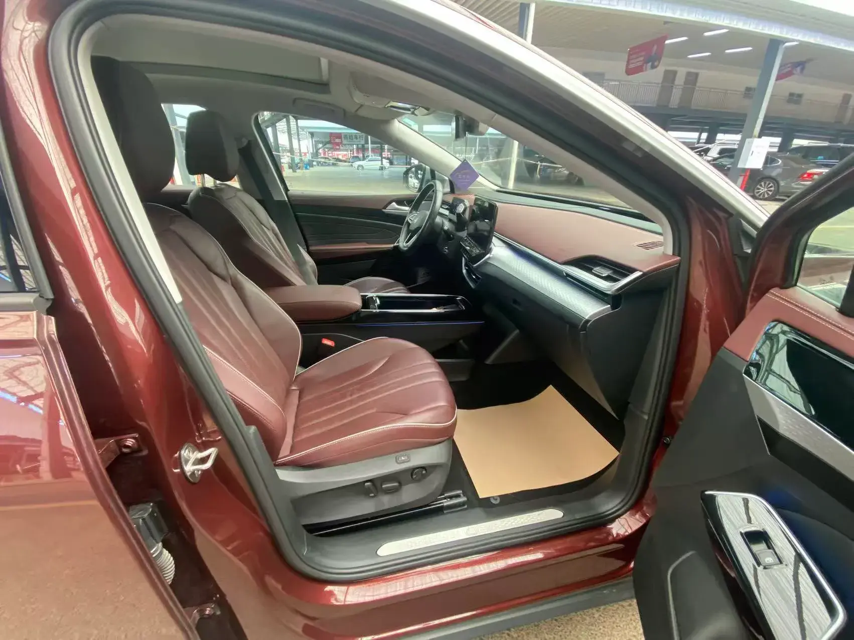 2022 VOLKSWAGEN ID.6 thumbnail 3