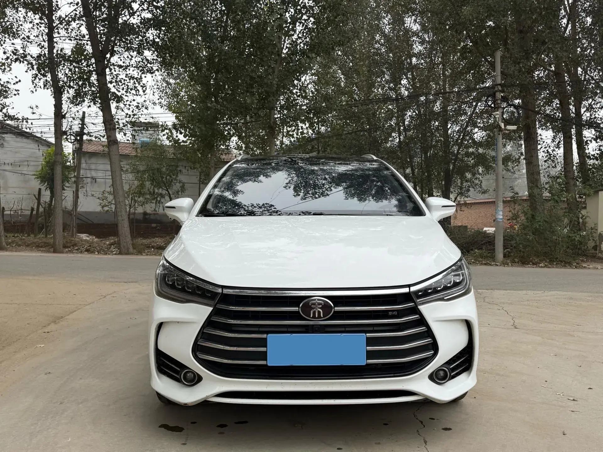 2017 BYD SONG thumbnail 2