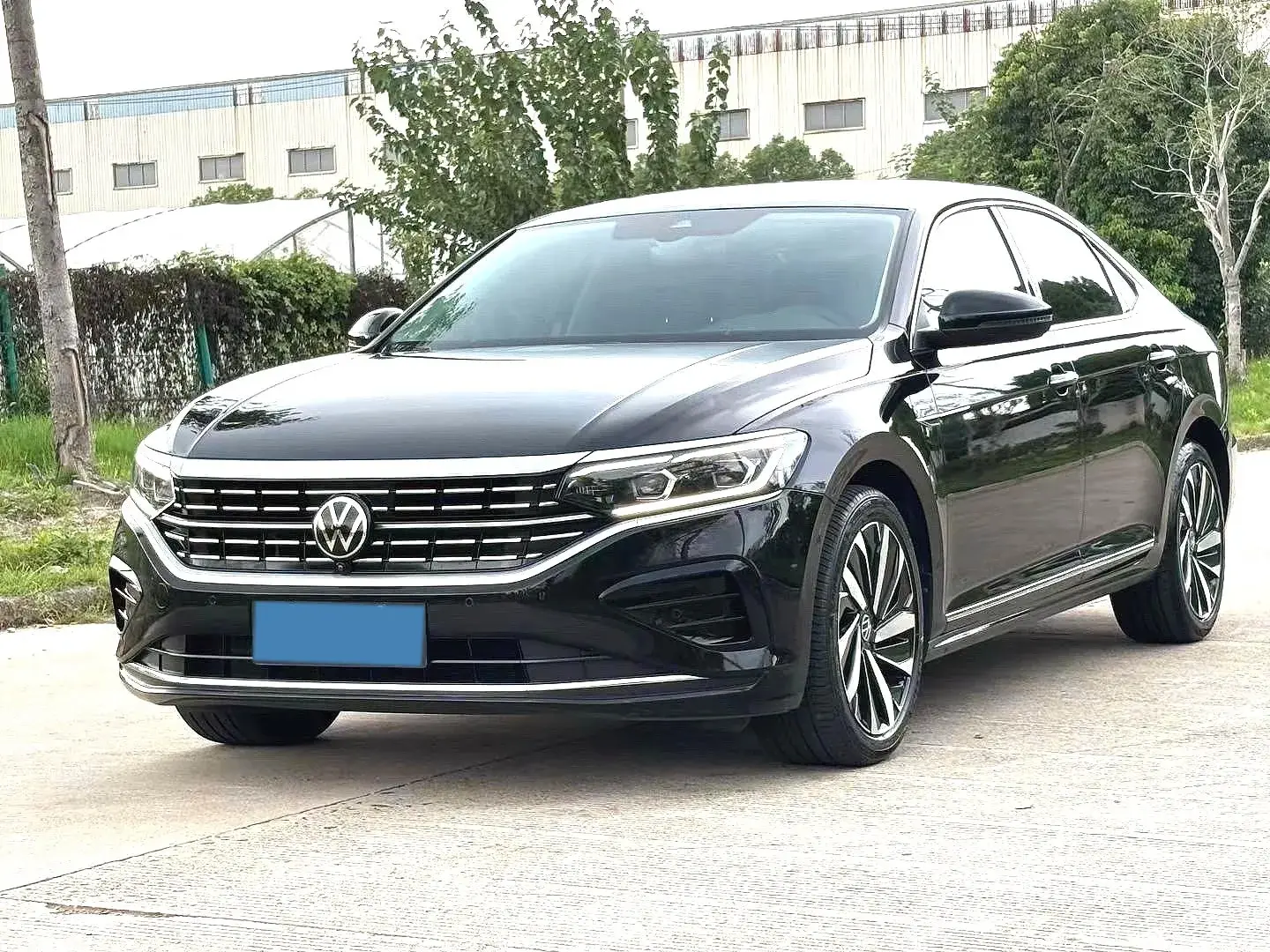 2022 VOLKSWAGEN PASSAT view 1