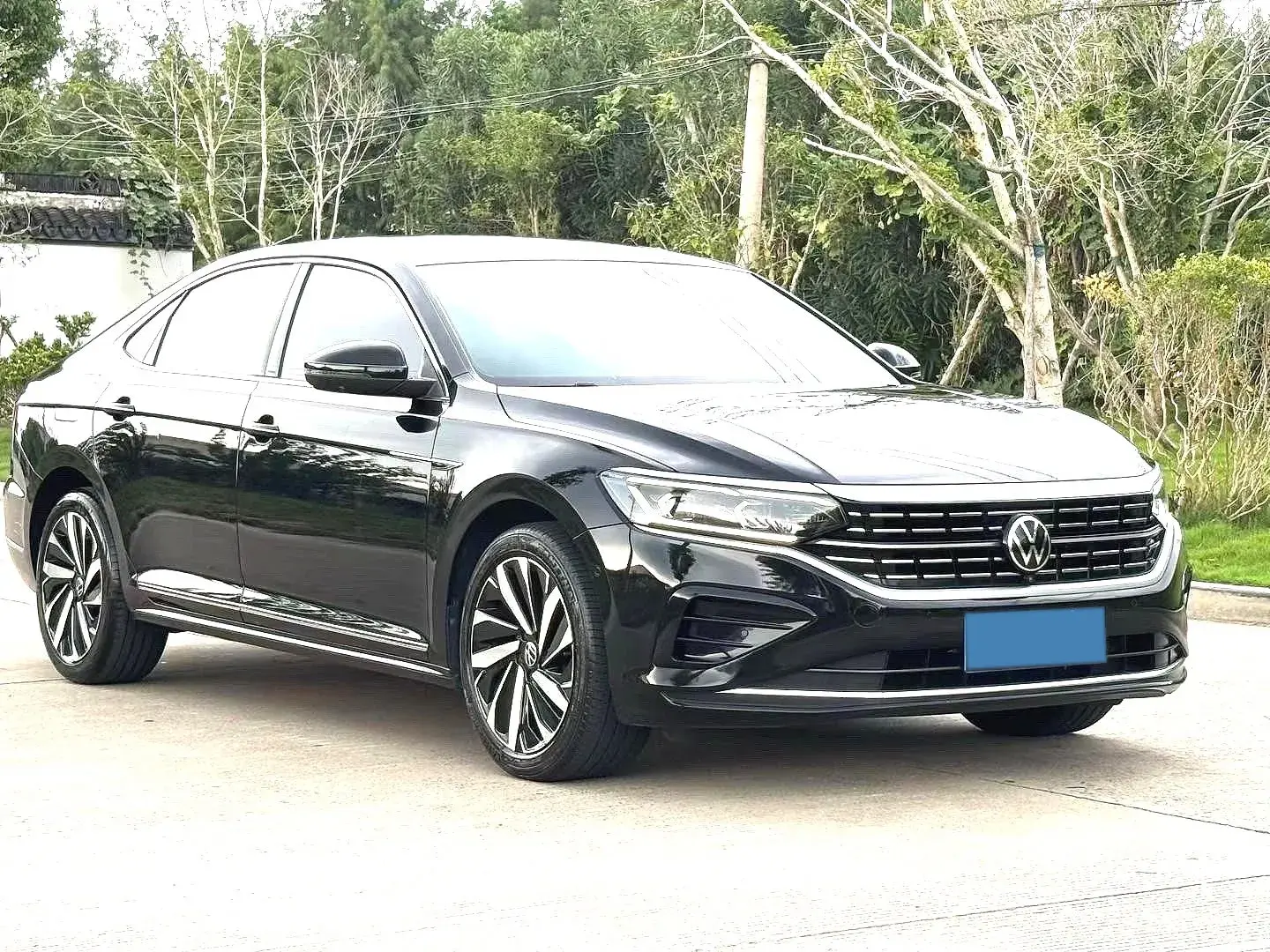 2022 VOLKSWAGEN PASSAT thumbnail 3