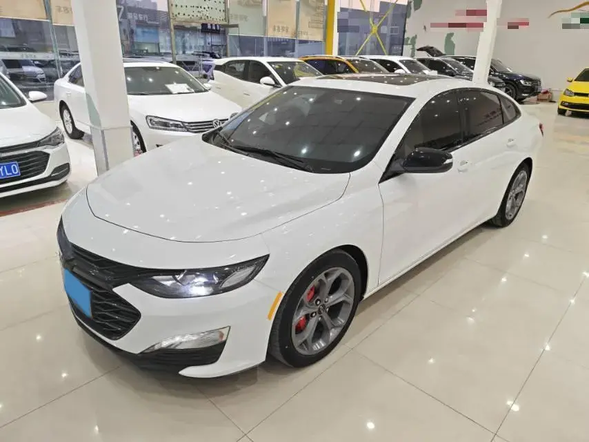 2019 CHEVROLET MALIBU view 1