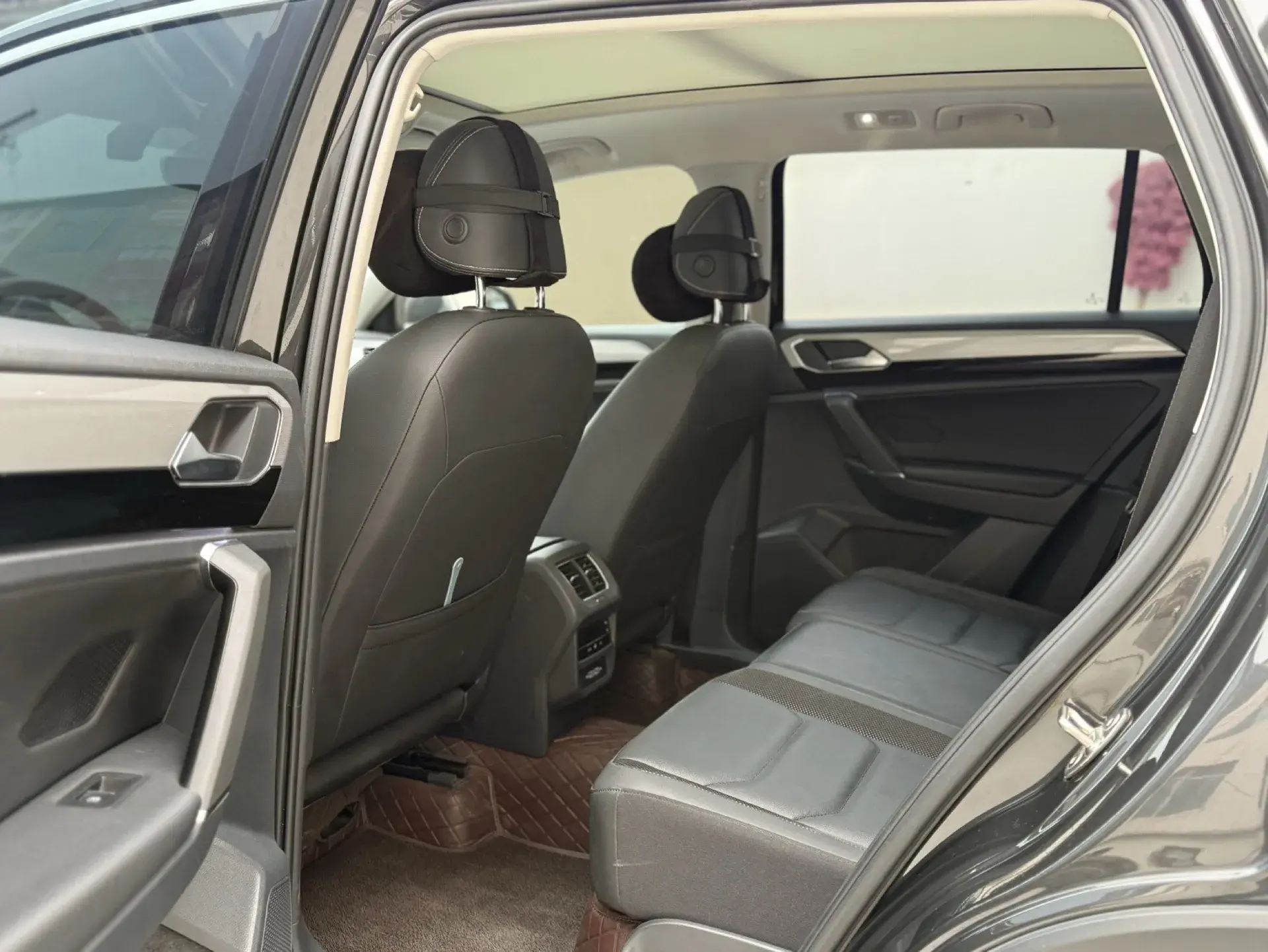 2019 VOLKSWAGEN TAYRON thumbnail 4