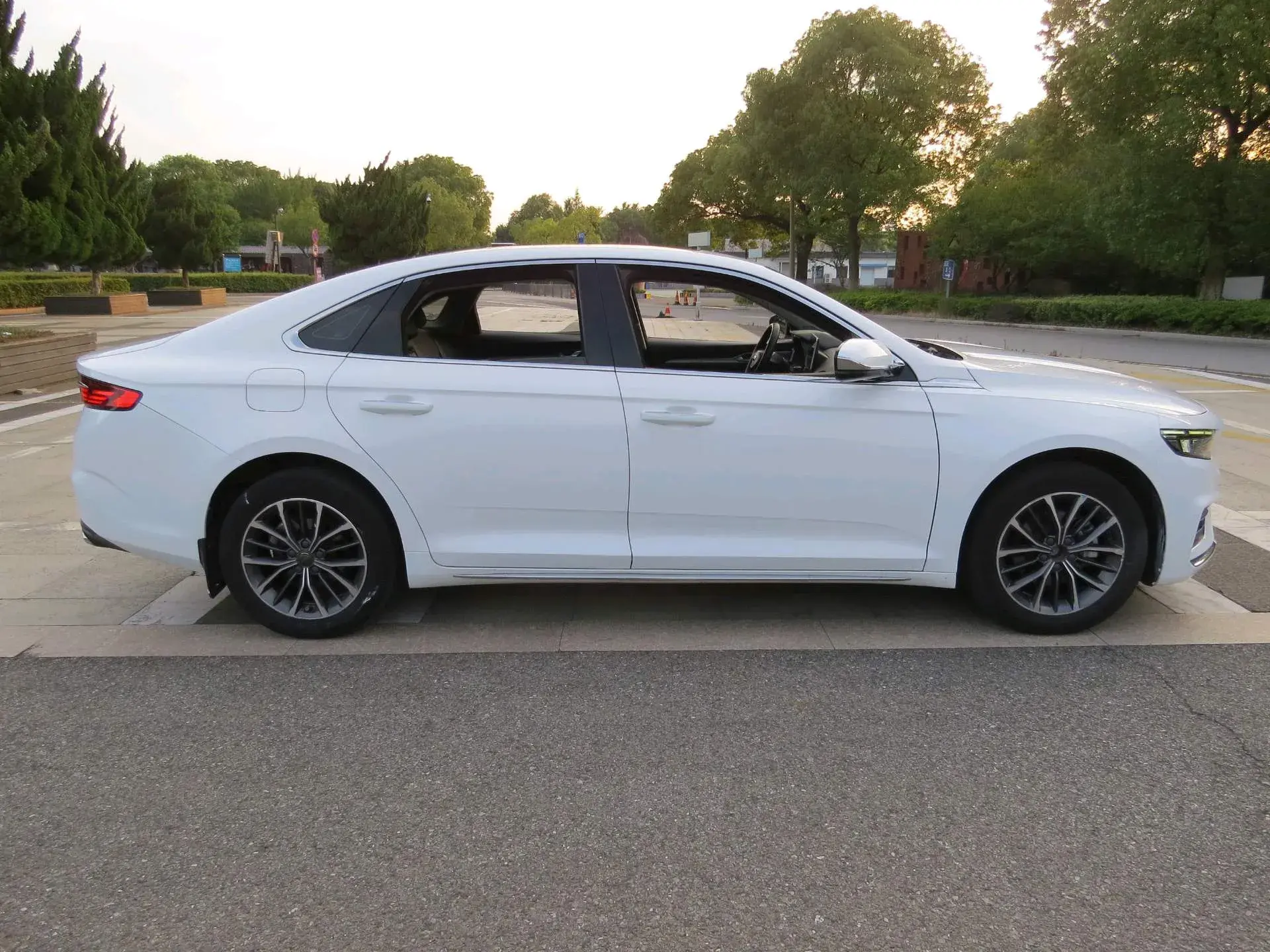 2020 GEELY BINRAY thumbnail 3