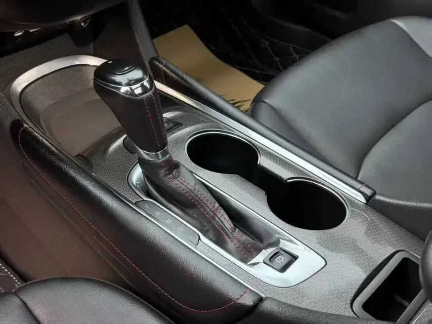 2019 CHEVROLET MALIBU thumbnail 4