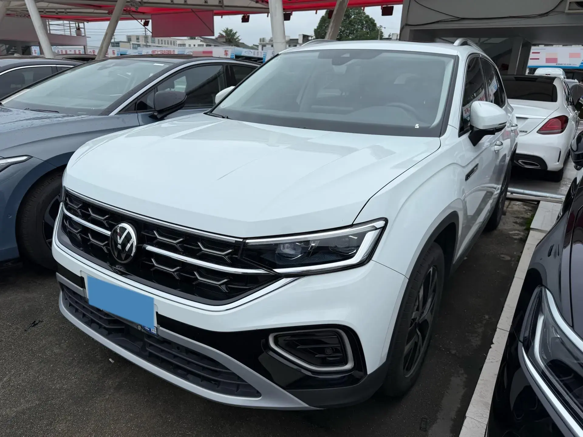 2023 VOLKSWAGEN TAYRON view 1