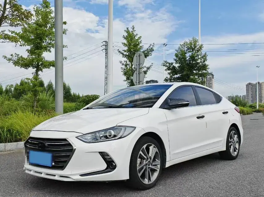 2016 HYUNDAI ELANTRA view 1