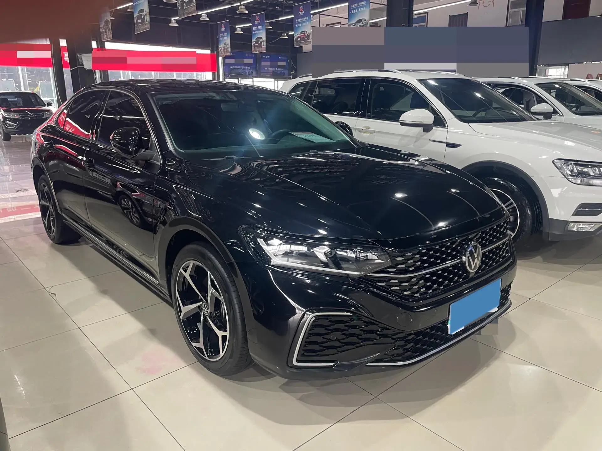 2024 VOLKSWAGEN PASSAT thumbnail 3