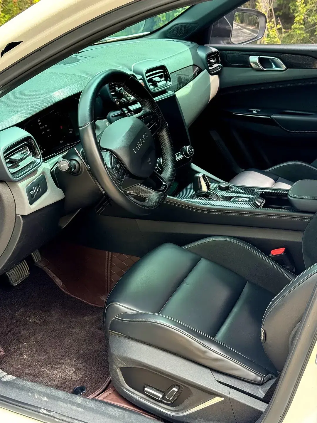 2021 LYNK&CO 03 thumbnail 4