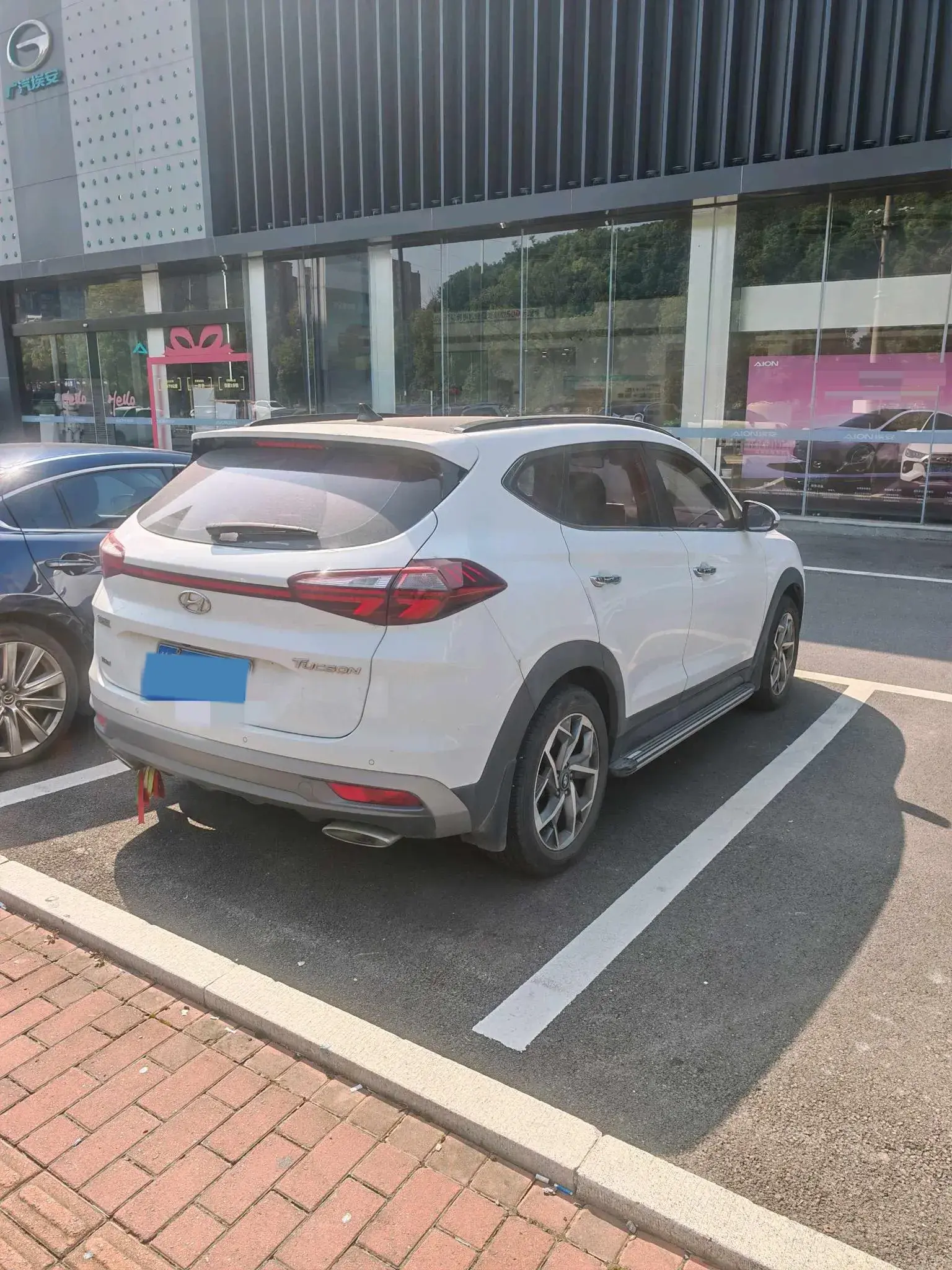 2019 HYUNDAI TUCSON thumbnail 3