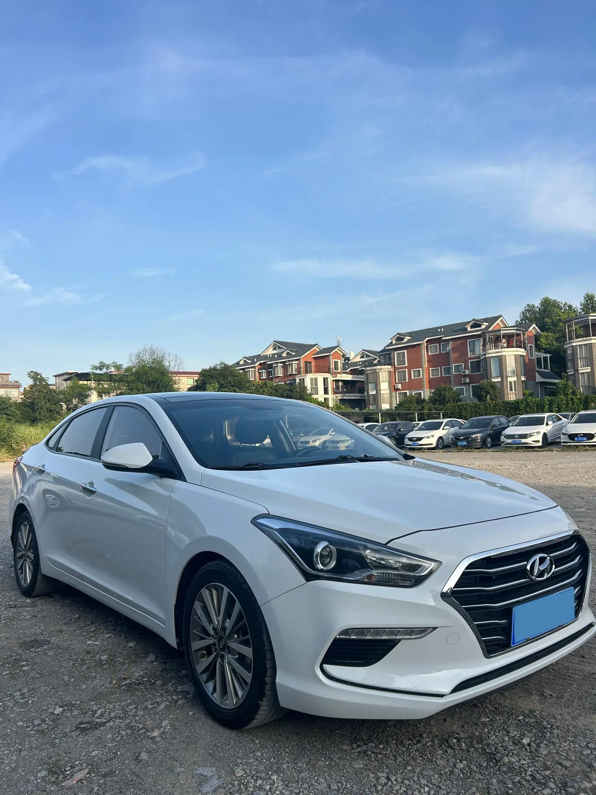 2019 HYUNDAI MISTRA thumbnail 4