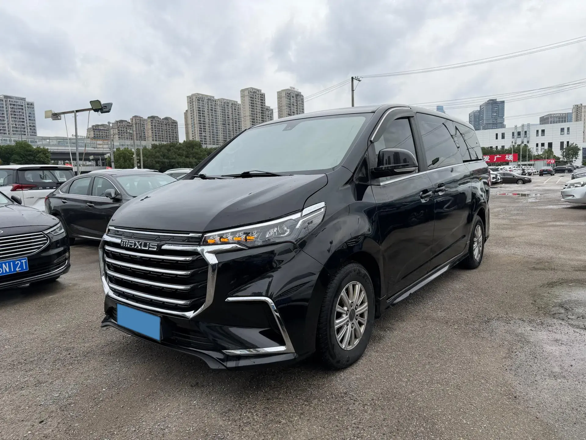 2023 MAXUS G20 view 1