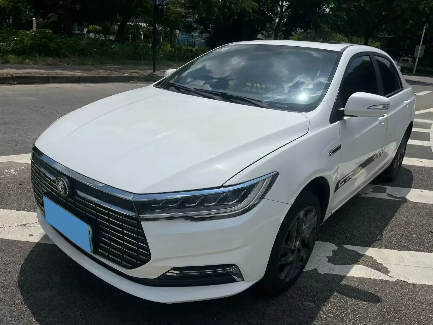 2019 BYD QIN view 1