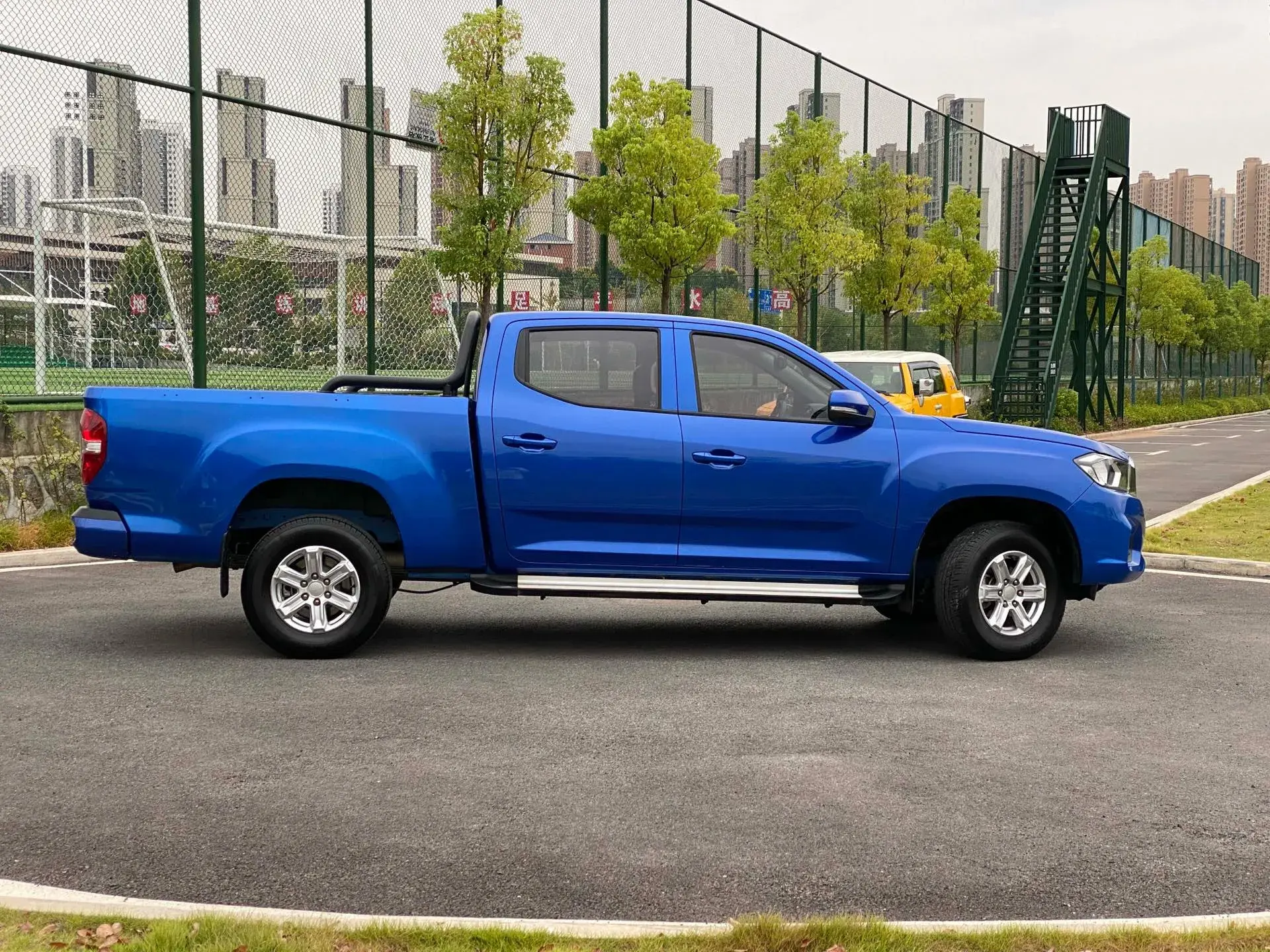 2021 MAXUS T70 thumbnail 3