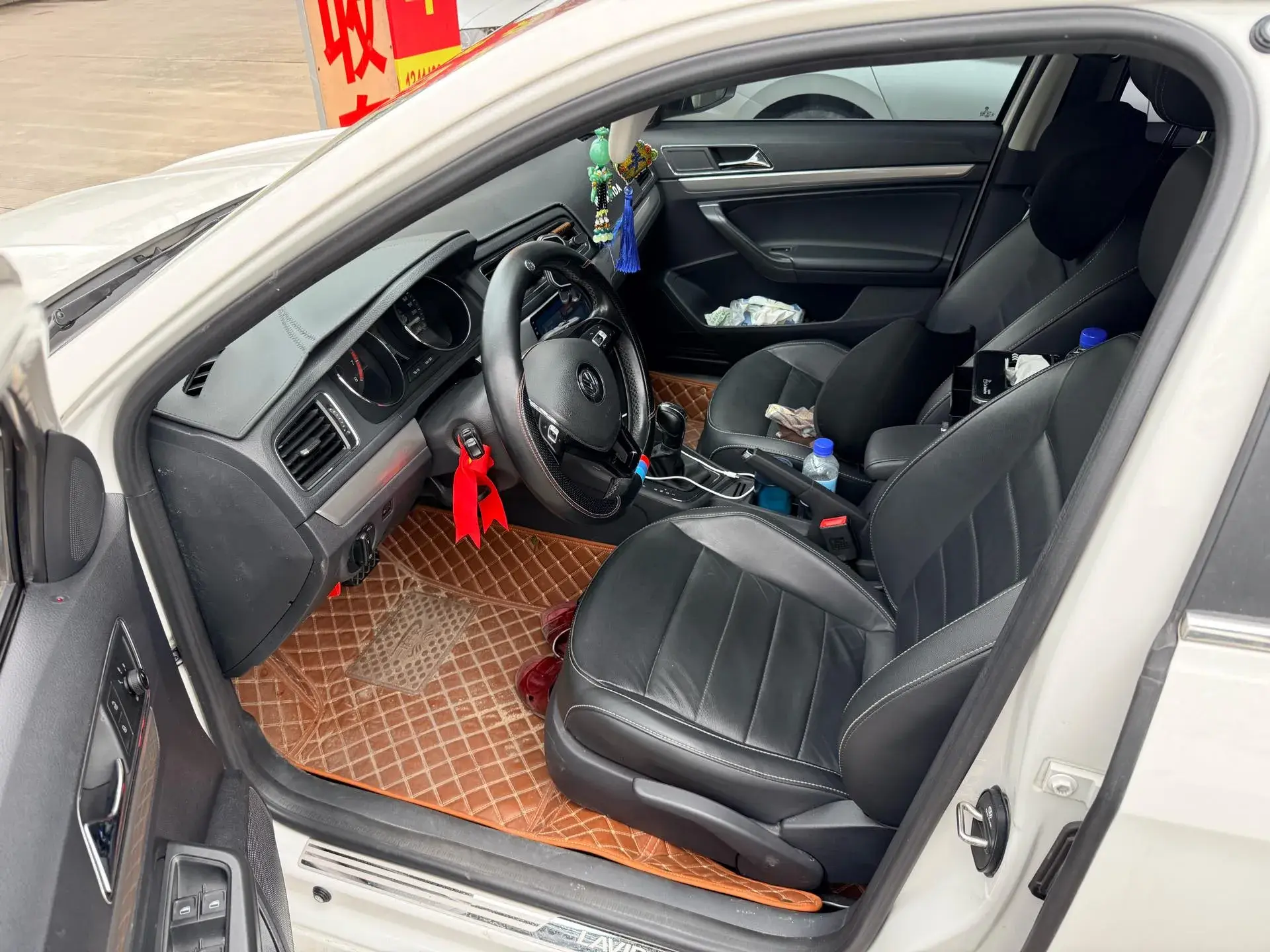 2017 VOLKSWAGEN LAVIDA thumbnail 4