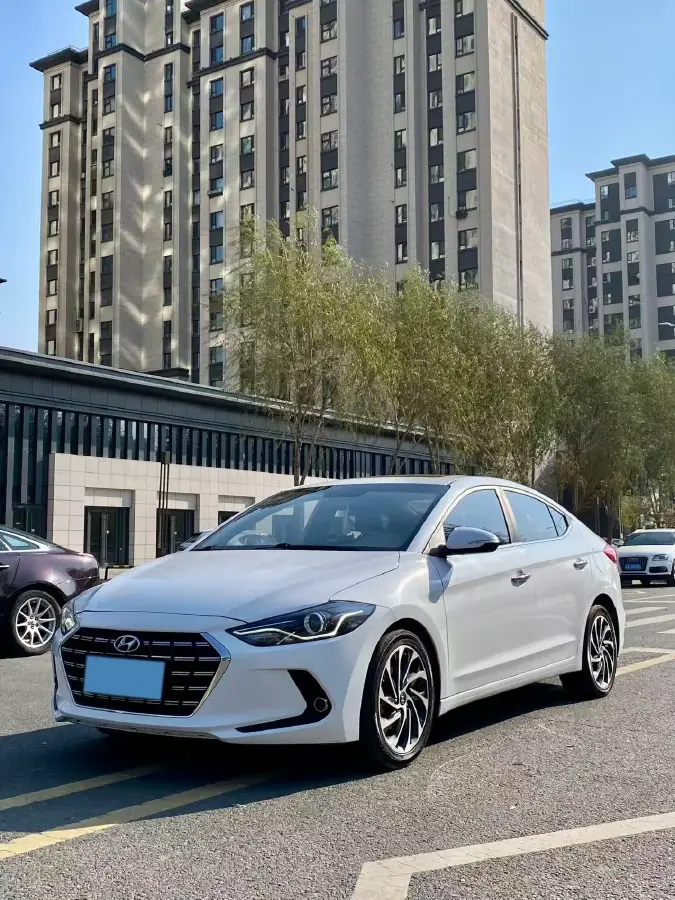 2019 Hyundai Elantra 1.4T 130HP L4 7DCT