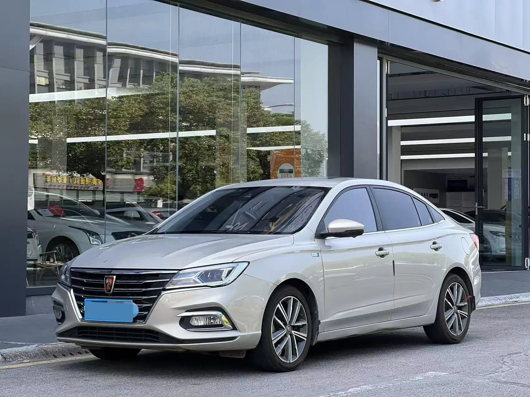 2019 ROEWE I5 view 1