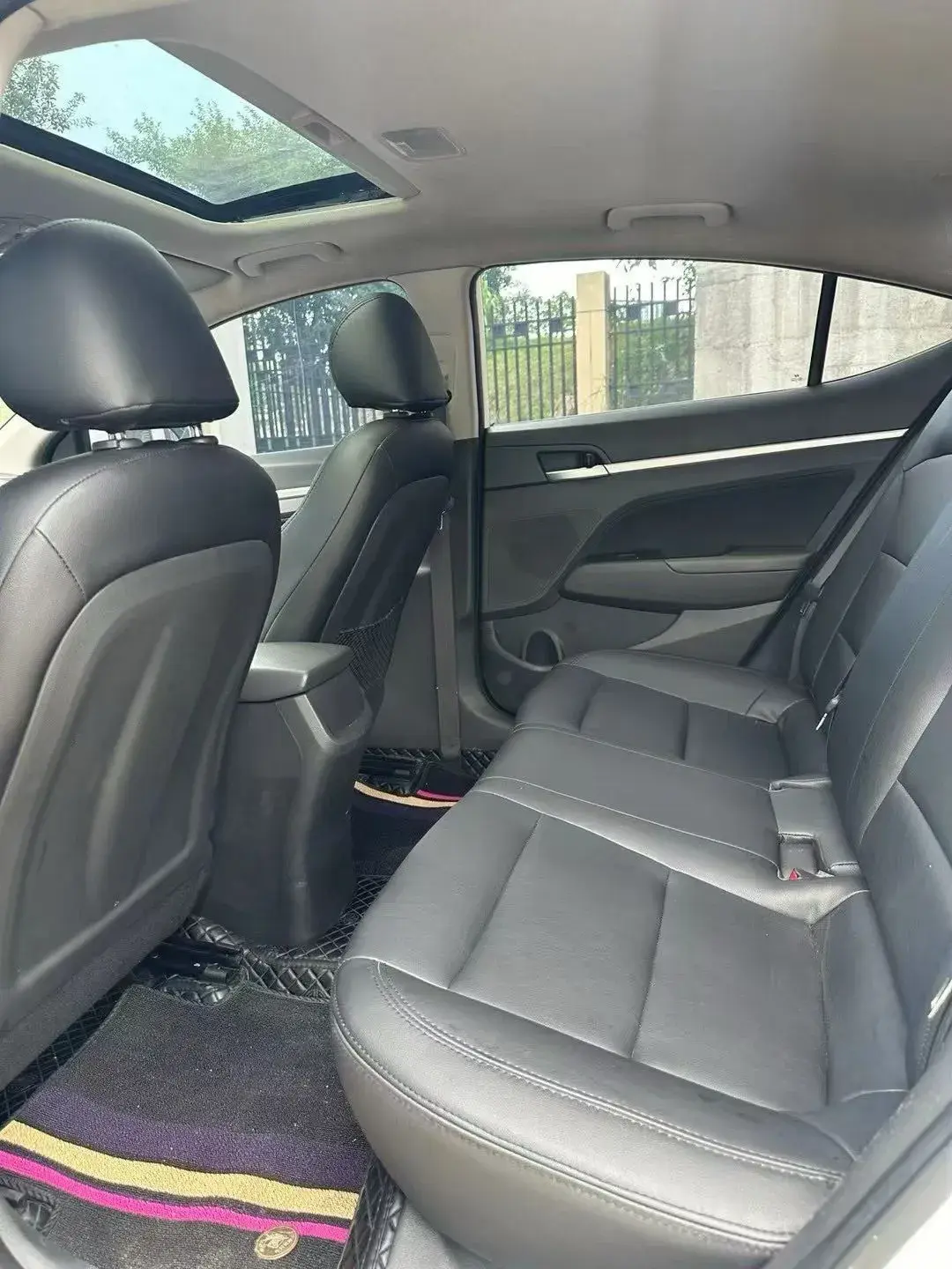 2016 HYUNDAI ELANTRA thumbnail 4