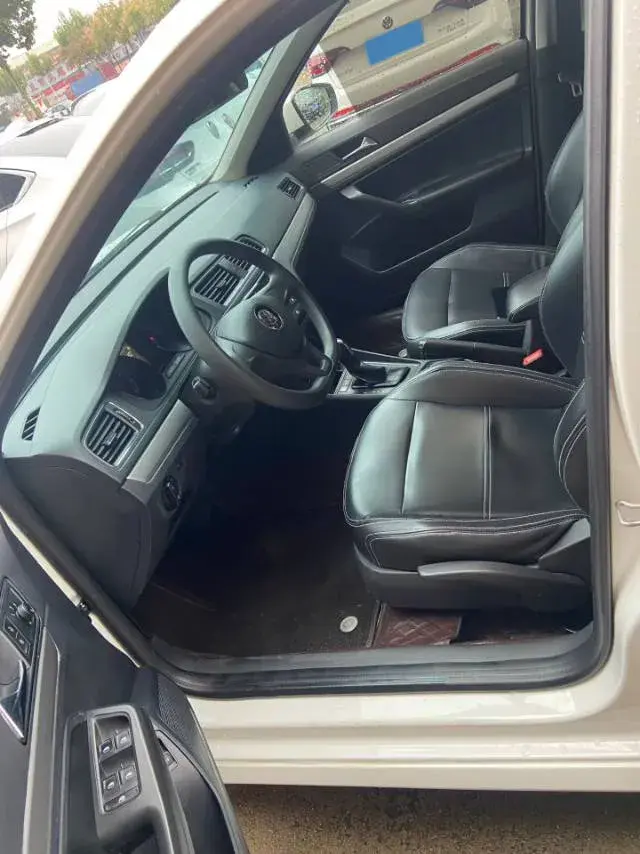 2019 VOLKSWAGEN LAVIDA thumbnail 4