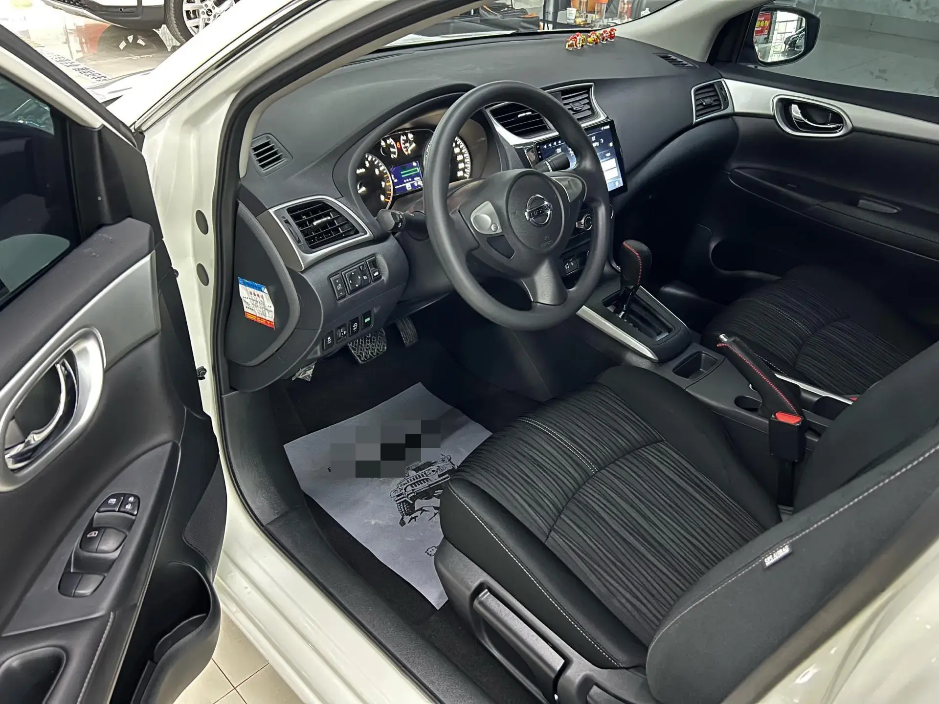 2024 NISSAN SYLPHY thumbnail 3