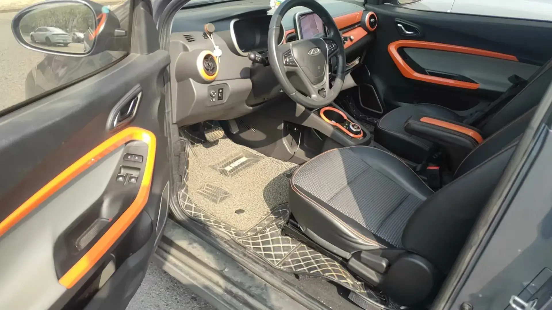 2019 CHERY LITTLE thumbnail 3