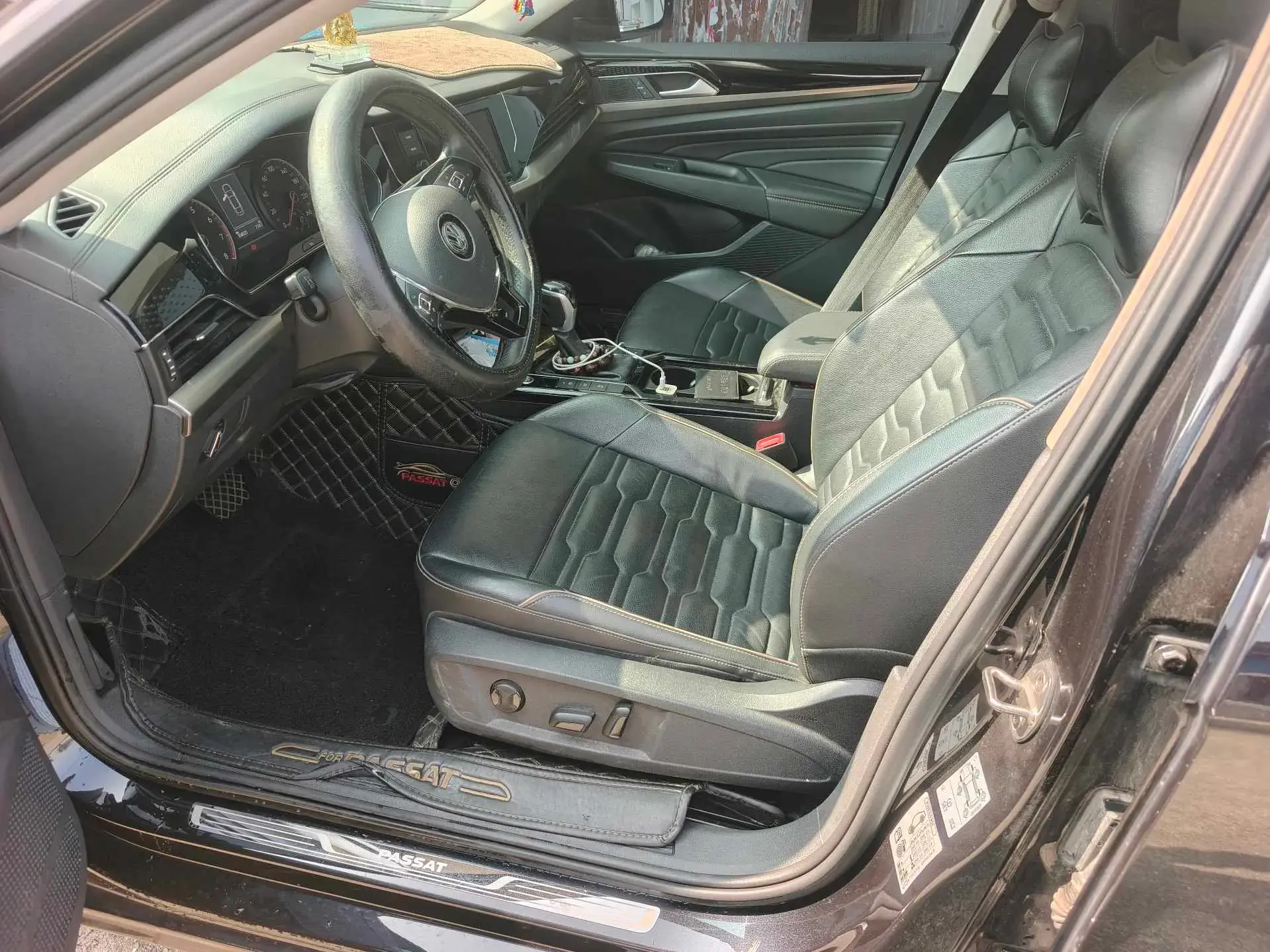 2019 VOLKSWAGEN PASSAT thumbnail 4