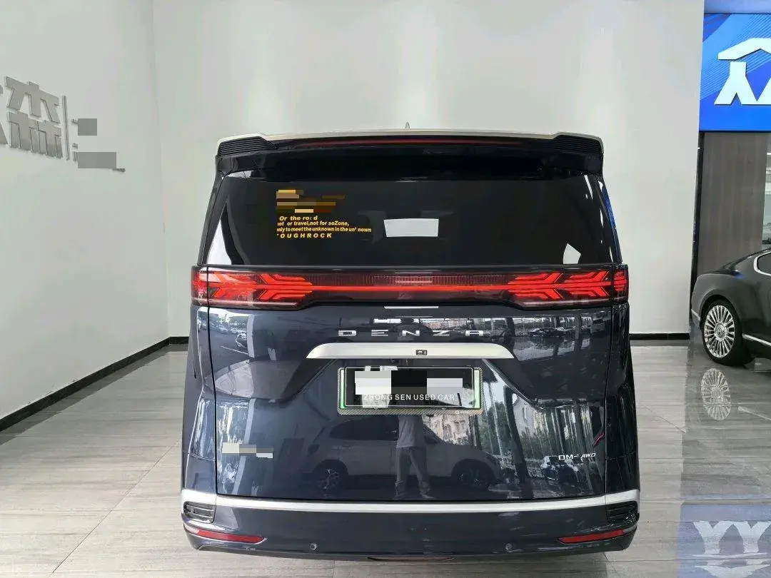 2024 DENZA D9 thumbnail 4