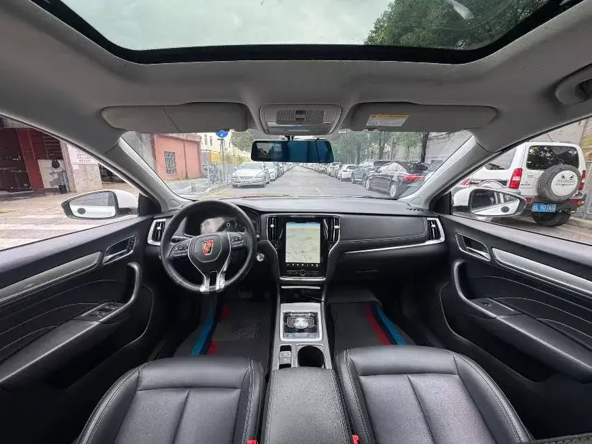 2017 ROEWE I6 thumbnail 4