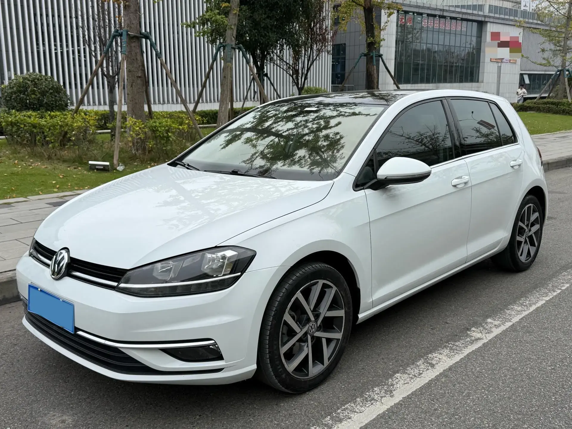 2018 VOLKSWAGEN GOLF view 1