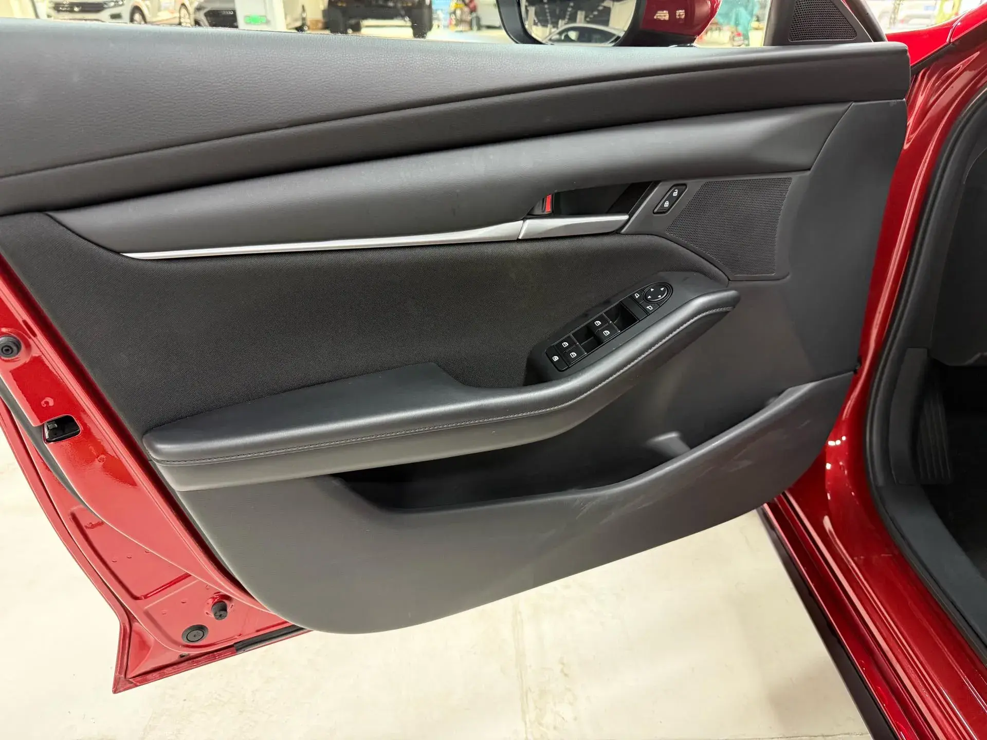 2021 MAZDA 3 thumbnail 4