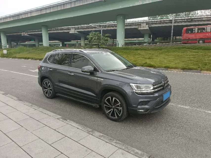 2020 VOLKSWAGEN THARU thumbnail 3