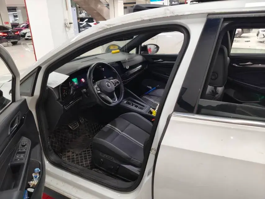 2021 VOLKSWAGEN GOLF thumbnail 2