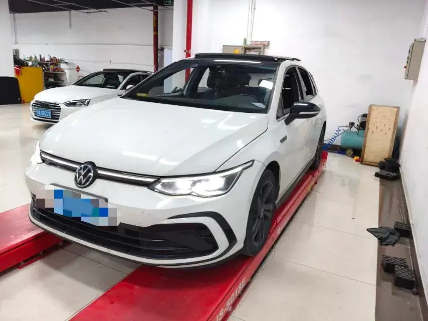 2021 VOLKSWAGEN GOLF view 1