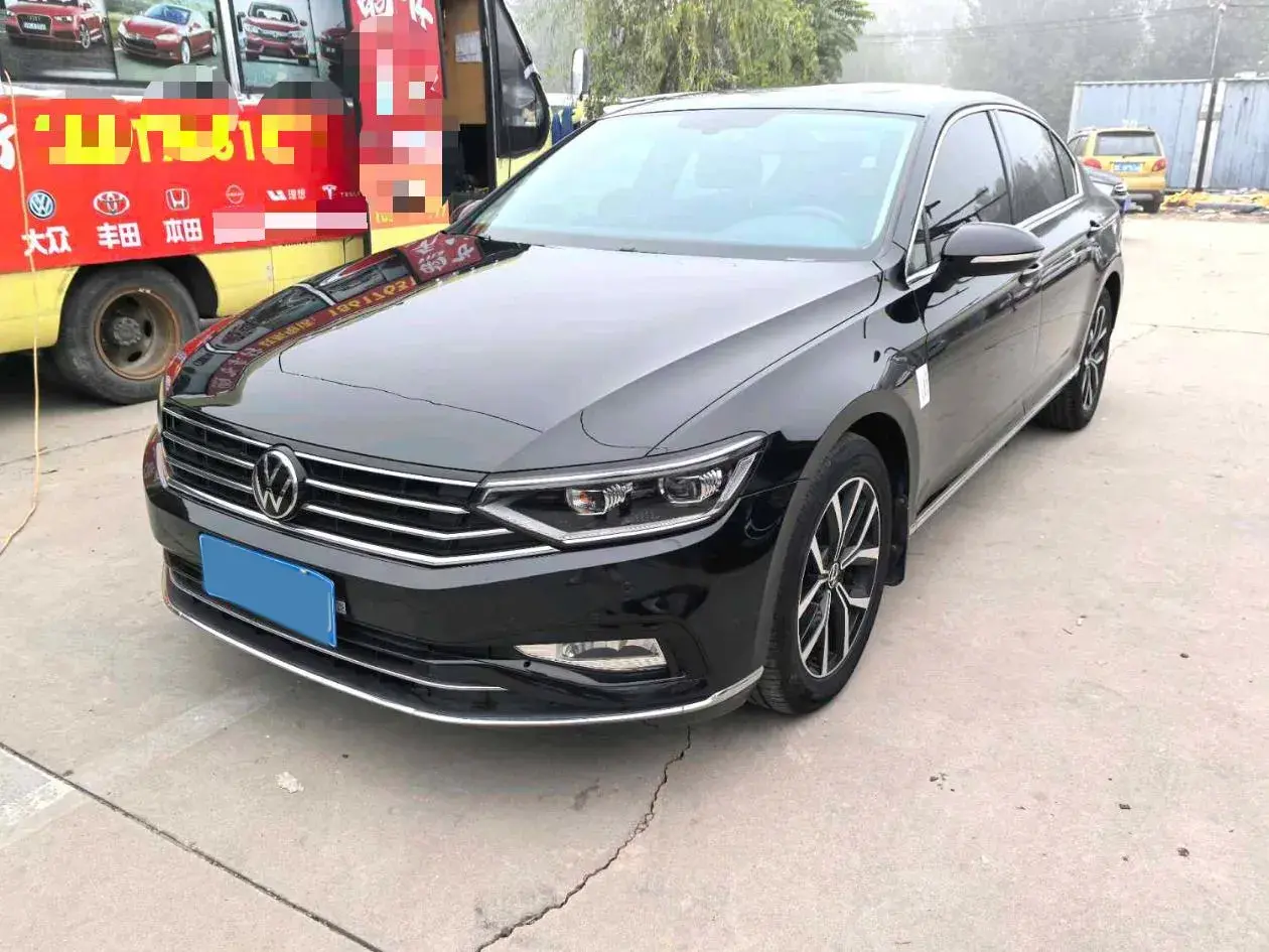 2020 VOLKSWAGEN MAGOTAN view 1