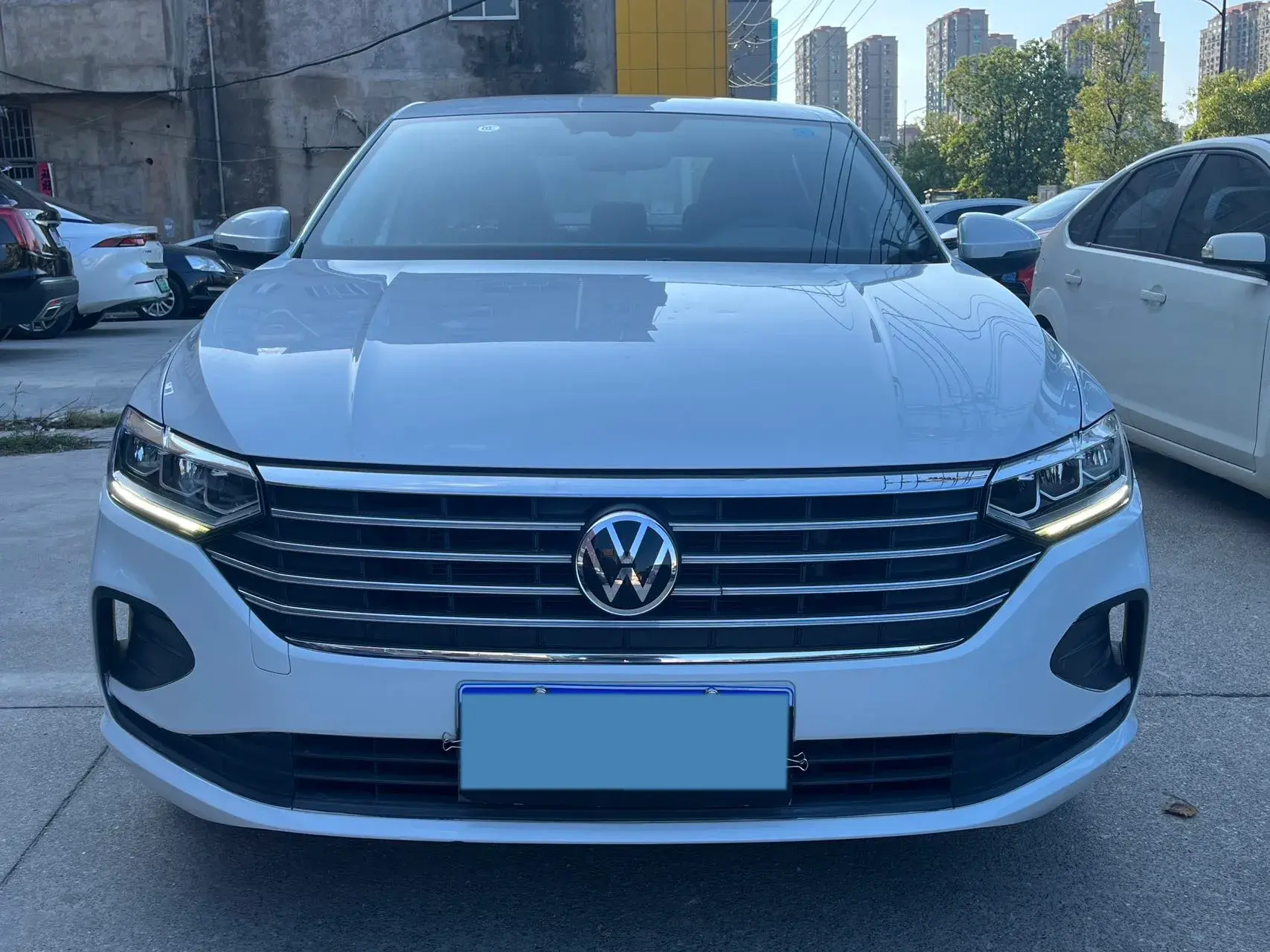 2023 VOLKSWAGEN LAVIDA thumbnail 2