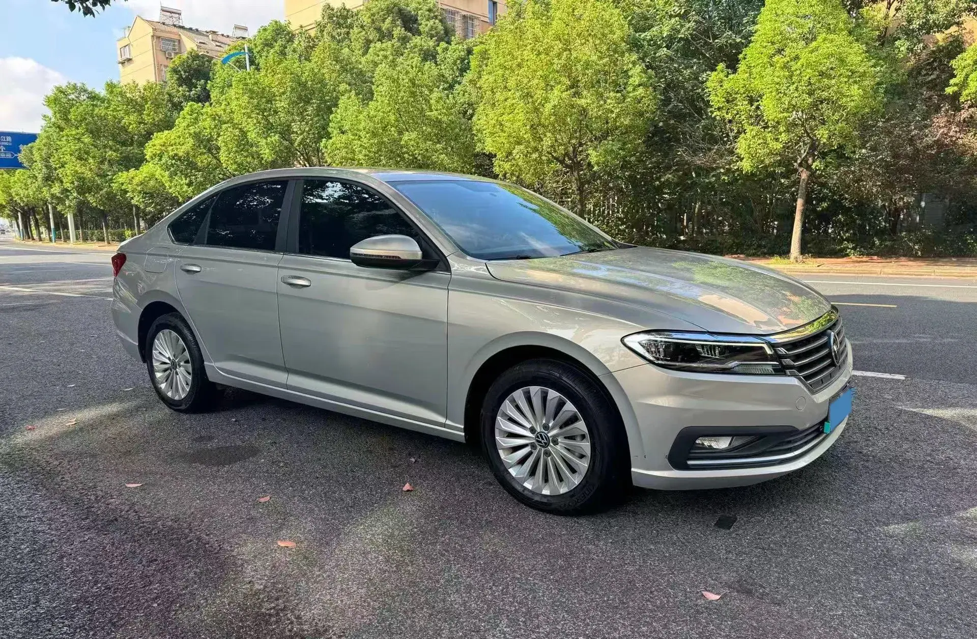 2019 VOLKSWAGEN LAVIDA thumbnail 2