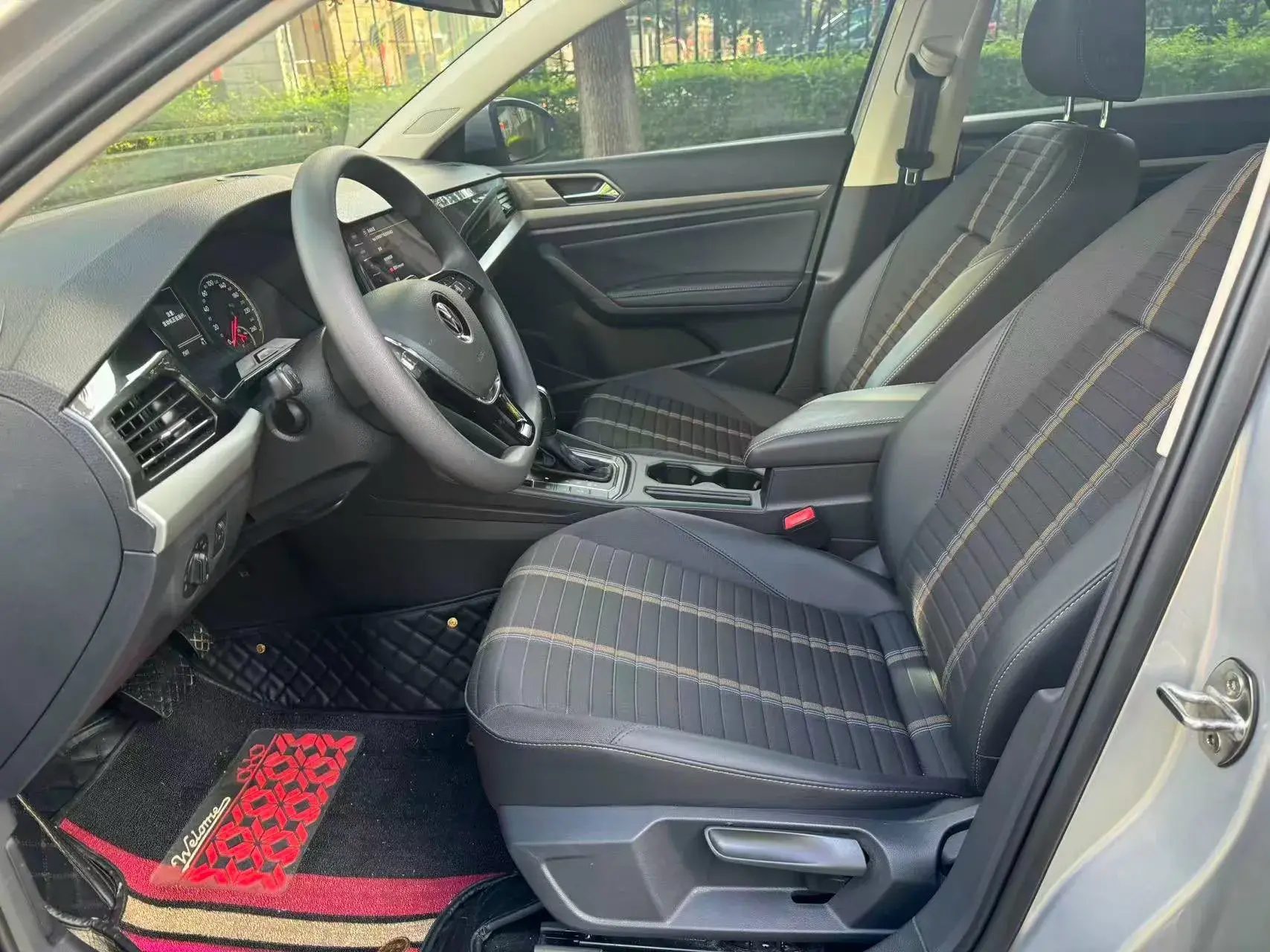 2019 VOLKSWAGEN LAVIDA thumbnail 3