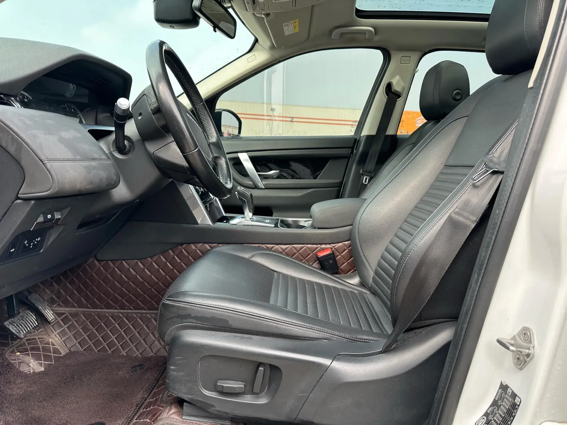 2020 LAND ROVER thumbnail 4