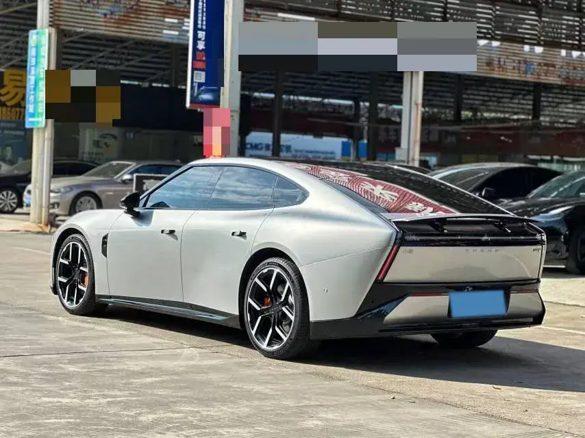 2025 XPENG P7 thumbnail 4