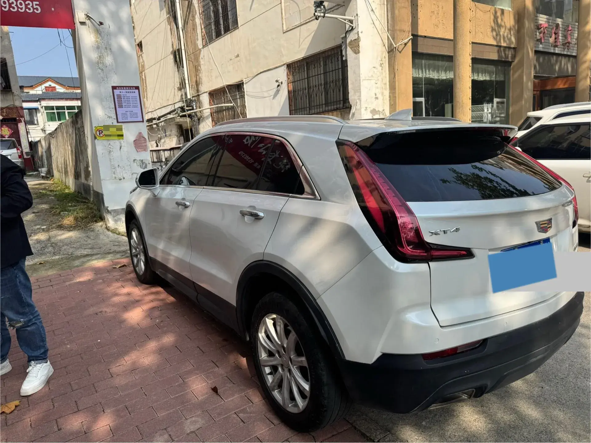 2022 CADILLAC XT4 thumbnail 3