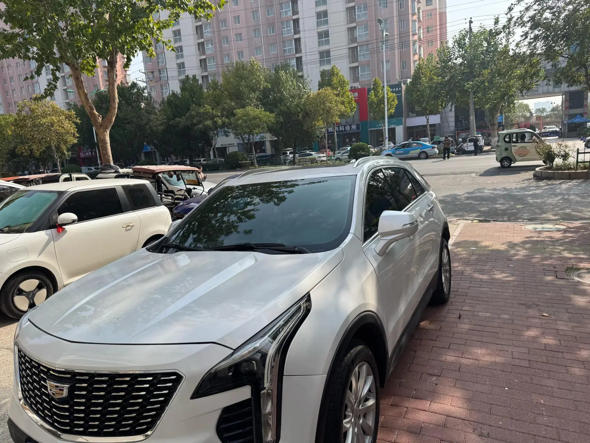2022 CADILLAC XT4 view 1