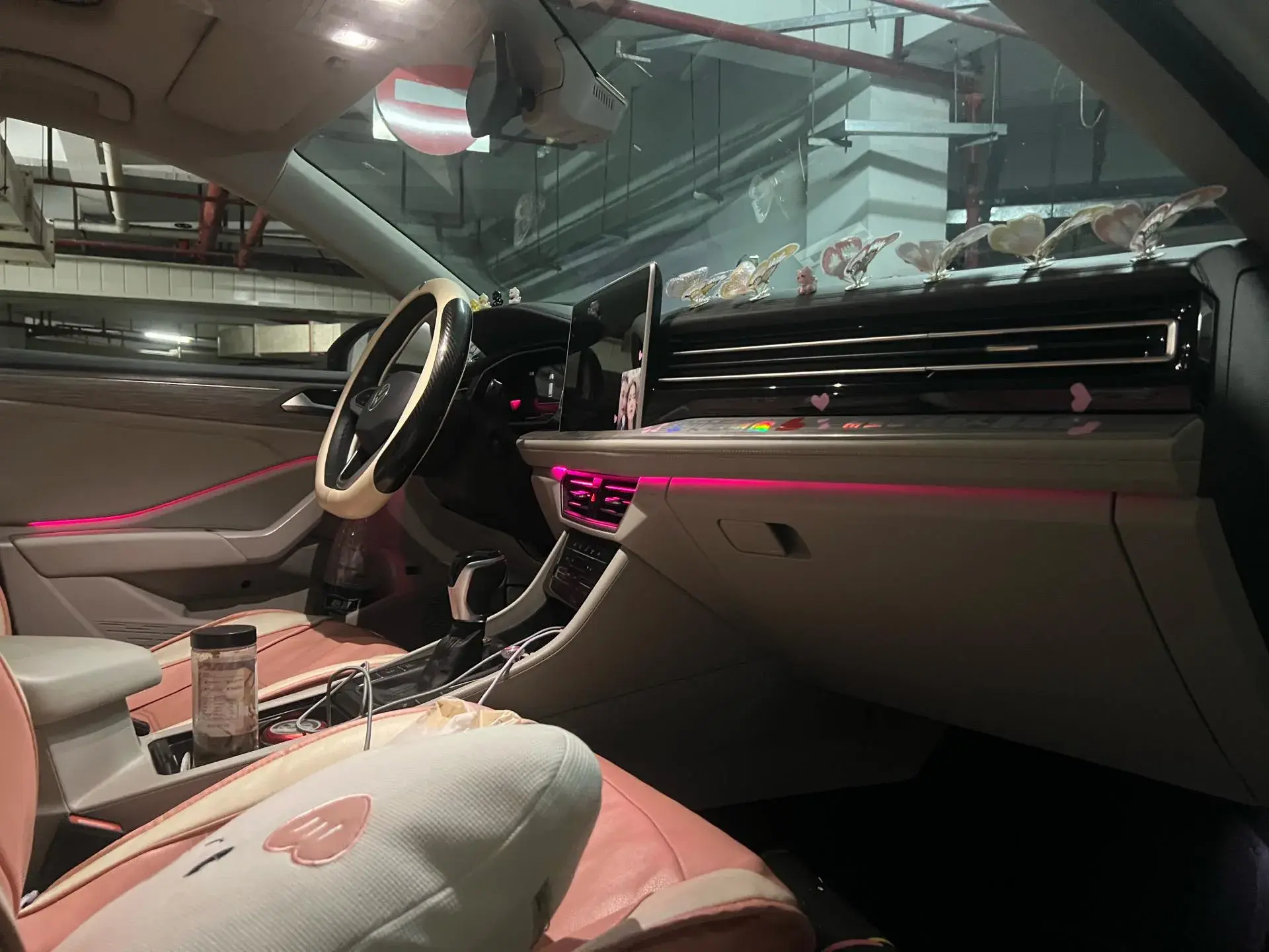 2023 VOLKSWAGEN SAGITAR thumbnail 2