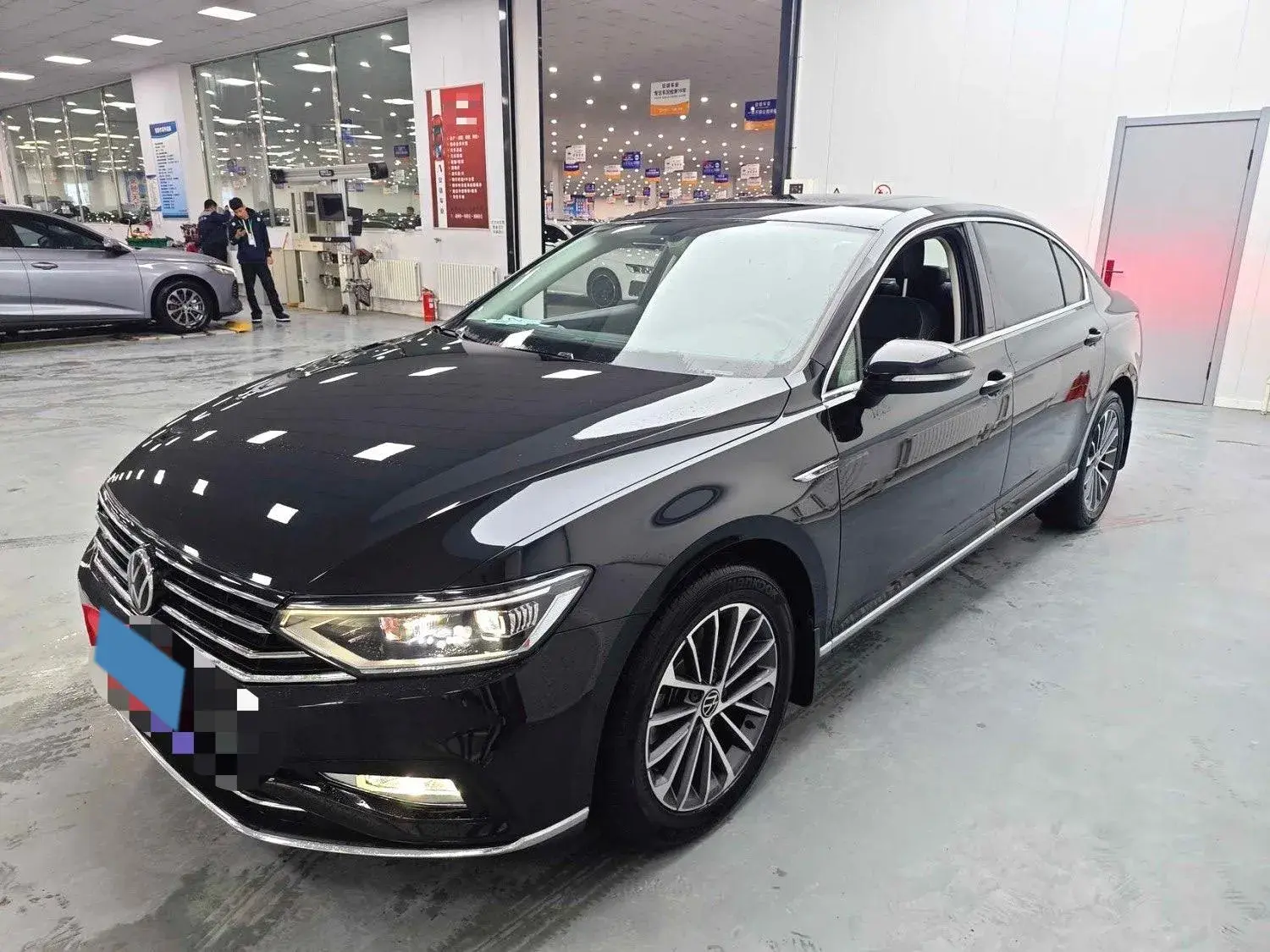 2020 VOLKSWAGEN MAGOTAN view 1