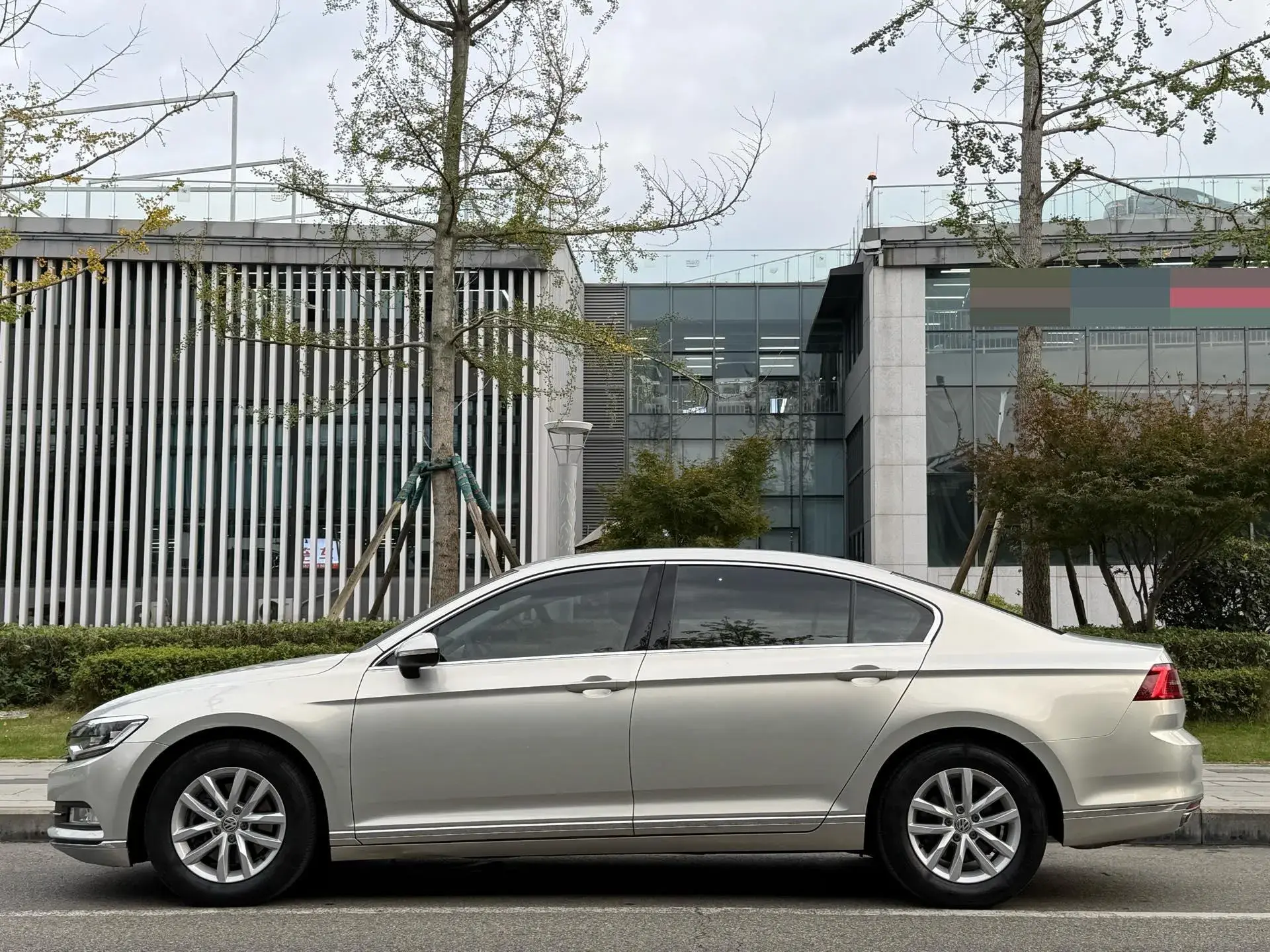 2019 VOLKSWAGEN MAGOTAN thumbnail 3