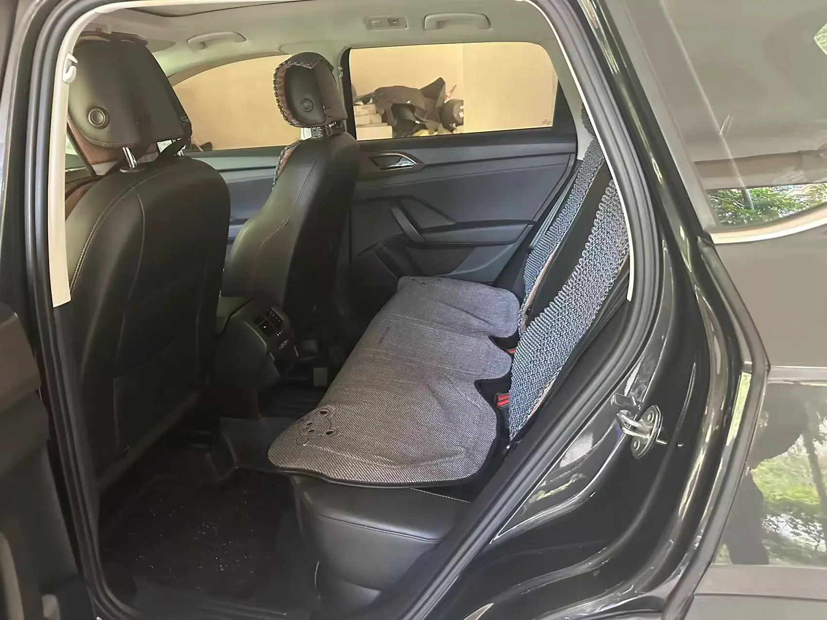 2021 VOLKSWAGEN THARU thumbnail 4