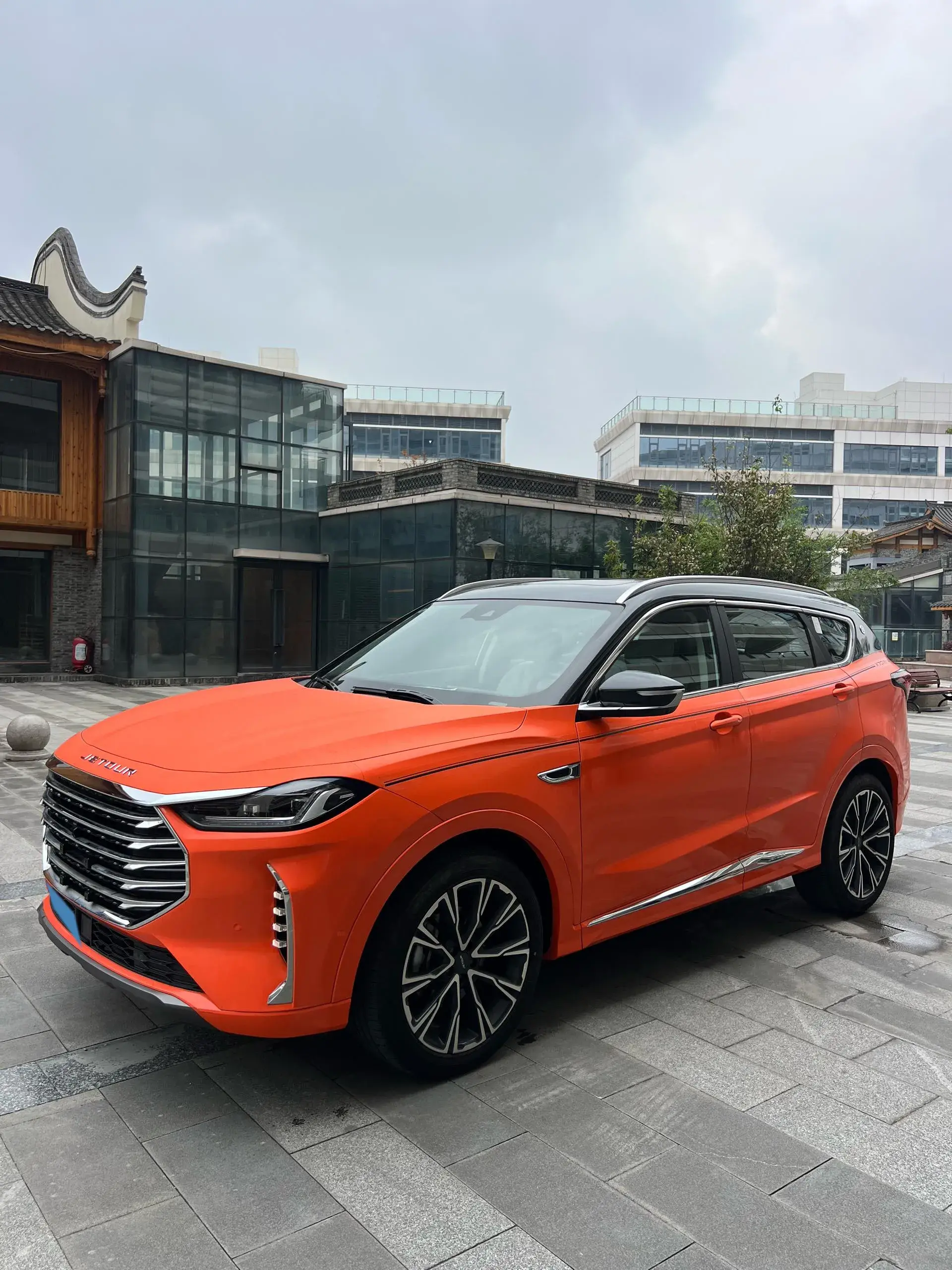 2023 JETOUR X70 view 1